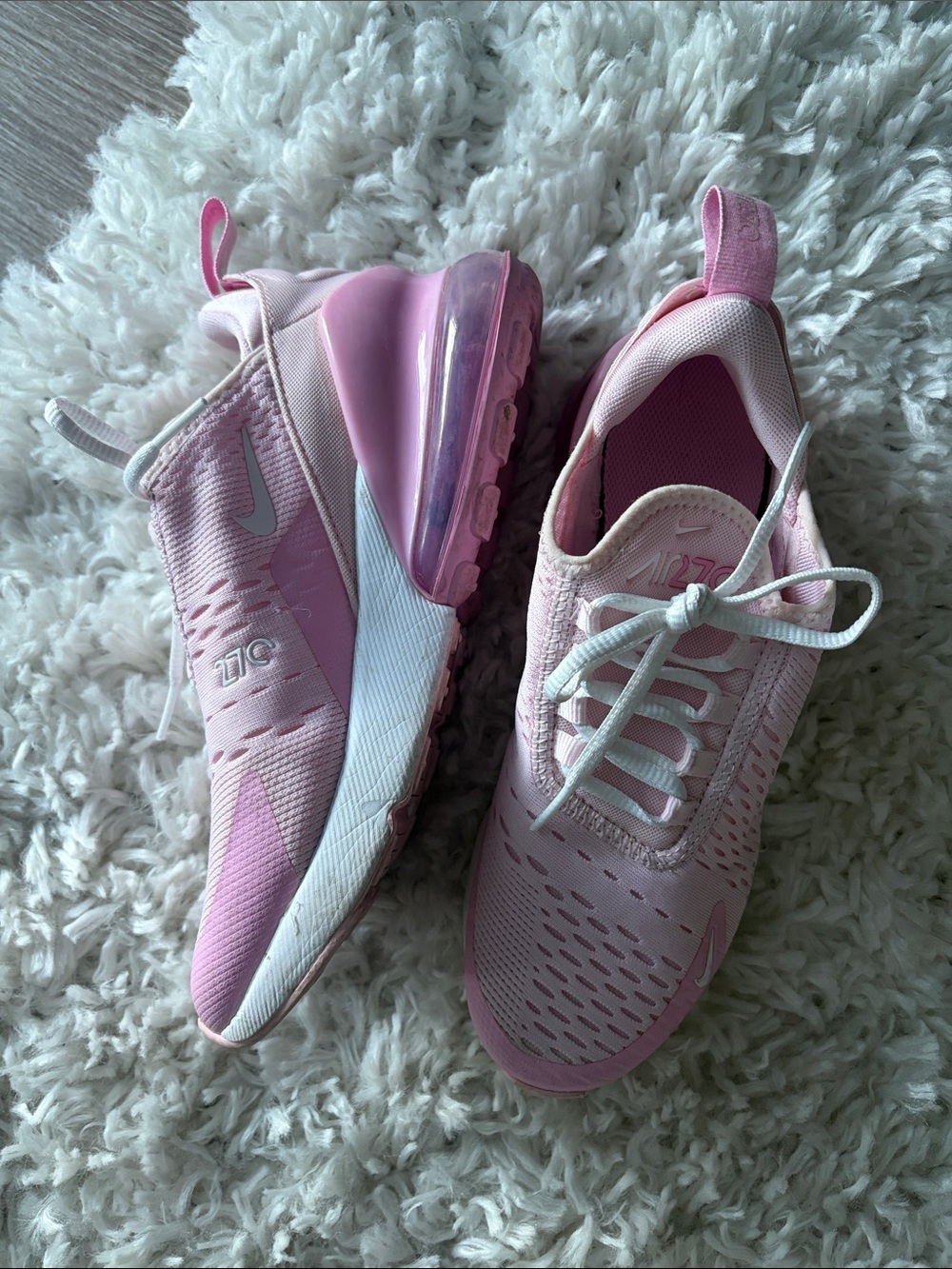 Nike Women's Pink Air Max 270 Lightweight Sneakers